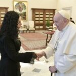 Osmani proglasila otvaranje Kancelarije za specijalnu misiju u Vatikanu Vjosa i apa Franja
