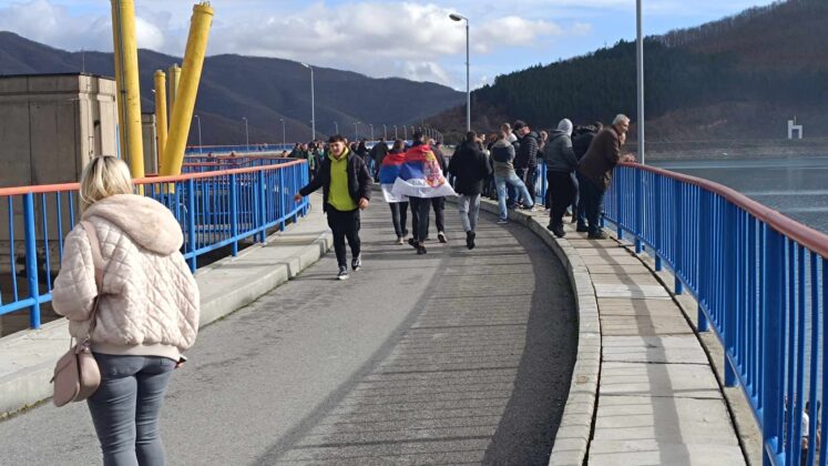 Plivanje za časni krst / Gazivode
