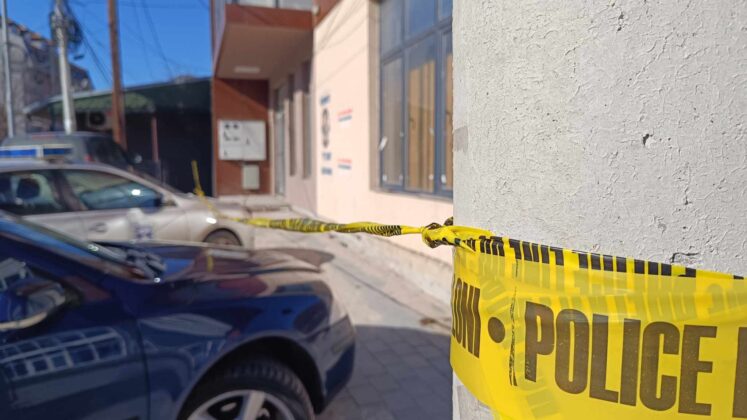 Zvečan / Pretres / policijska traka