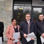 Odbijen zahtev Srpske demokratije za referendum za opoziv odluke o dodeli parcele kod Vojnog remonta Srpska demokratija predaje peticiju za opoziv odluke SO Severna Mitrovica o dodeli parcele kod Vojnog remonta MUP-u Kosova