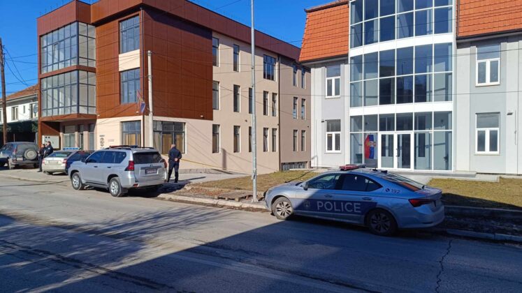 Zvečan / Pretres / Kosovska policija