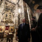 Britanski diplomata obišao i manastir Gračanicu; Eparhija: Da se obezbedi očuvanje baštine SPC na KiM Kameron Teodosije Gračanica