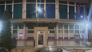 Komercijalna banka skinut znak Mitrovica