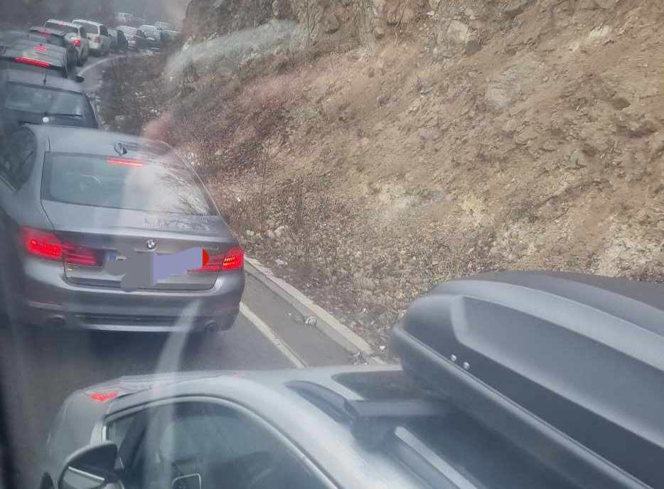 Gužva na Jarinju / Jarinje