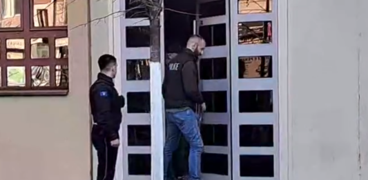 Ambulanta Priština Srbi policija pretres