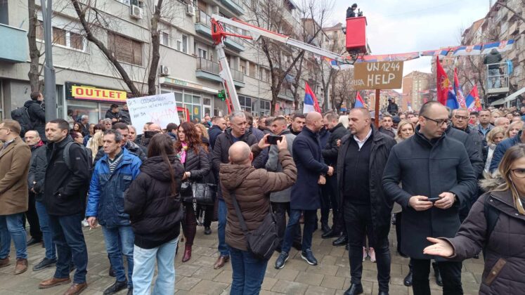 Protest Kosovska Mitrovica dinari