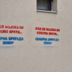 Novi grafiti na Severu – „Kad se vojska na Kosovo vrati, Severna brigada živi“ Kad se vojska na kosovo vrati Severna Brigada grafiti