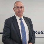 I Davenport traži prethodne konsultacije sa poverenikom za jezike, a postavljanje znakova na Severu uveliko u toku Majkl devenport šef Oebs OSCE