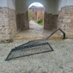 MKG iz izveštaja od aprila uklonila da je KFOR pregovarao sa naoružanom grupom Srba iz Banjske Manastir banjska kossev Kapija