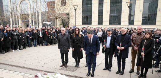 Kurti odavanje počasti Arbenu Đeljadiniju i Monu Baljaju Priština