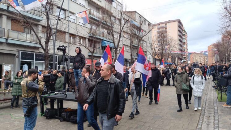 Protest Kosovska Mitrovica dinari