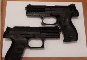 Mitrovca most karabinjeri pištolj replika Walther P99