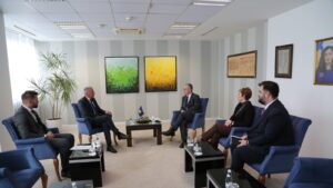 Šaip Kamberi Besnik Bisljimi Nevzad Ljutfiu sastanak Priština