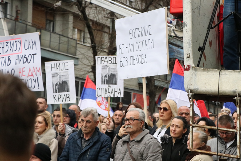 Protest Kosovska Mitrovica penzioneri dinar Uredba transparenti