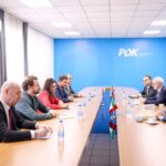 Krasnići traži pomoć ambasadora za ukidanje „sankcija“ Kosovu: „Građani da ne trpe posledice zbog neodgovorne Vlade“ Memlji Krasnići sa ambasadorima