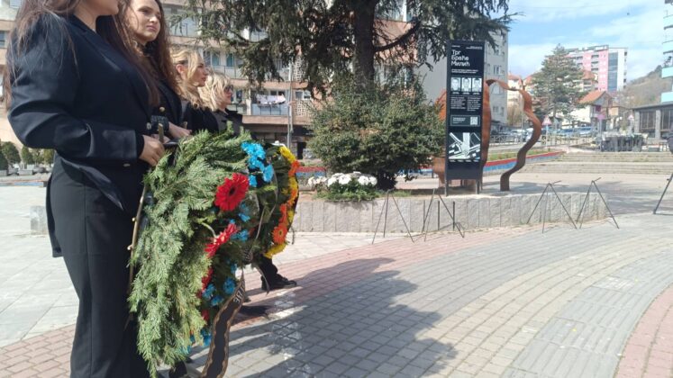 25 godi&scaron;njica Nato bombardovanja venci Mitrovica