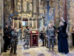 Francuski admiral u poseti Dečanima