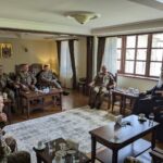Vladika Teodosije sa italijanskim pukovnikom o bezbednosnim problemima sa kojima se suočava SPC Teodosije italijanski pukovnik Frančesko Ferar