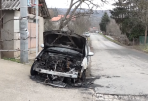 automobil zapaljen Leposavić