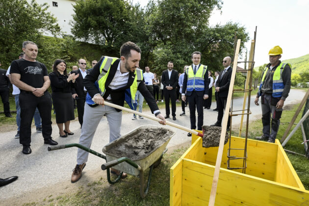 Ajnovce Kamenica