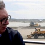 Vučić: Doplatićemo ljudima sa Kosova za prevoz do prelaza da bi podizali novac ako do rešenja ne dođe