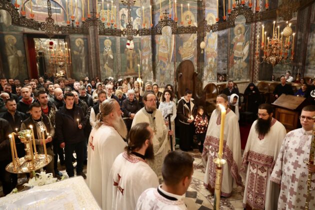 Manastir Visoki dečani ponoćna liturgija