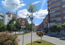 Žena preminula nakon pada sa trećeg sprata zgrade u Prištini Žena preminula nakon pada sa trećeg sprata zgrade u Prištini