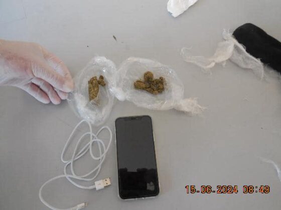 Čarapa droga telefon krijumčarenje Pritvorni centar