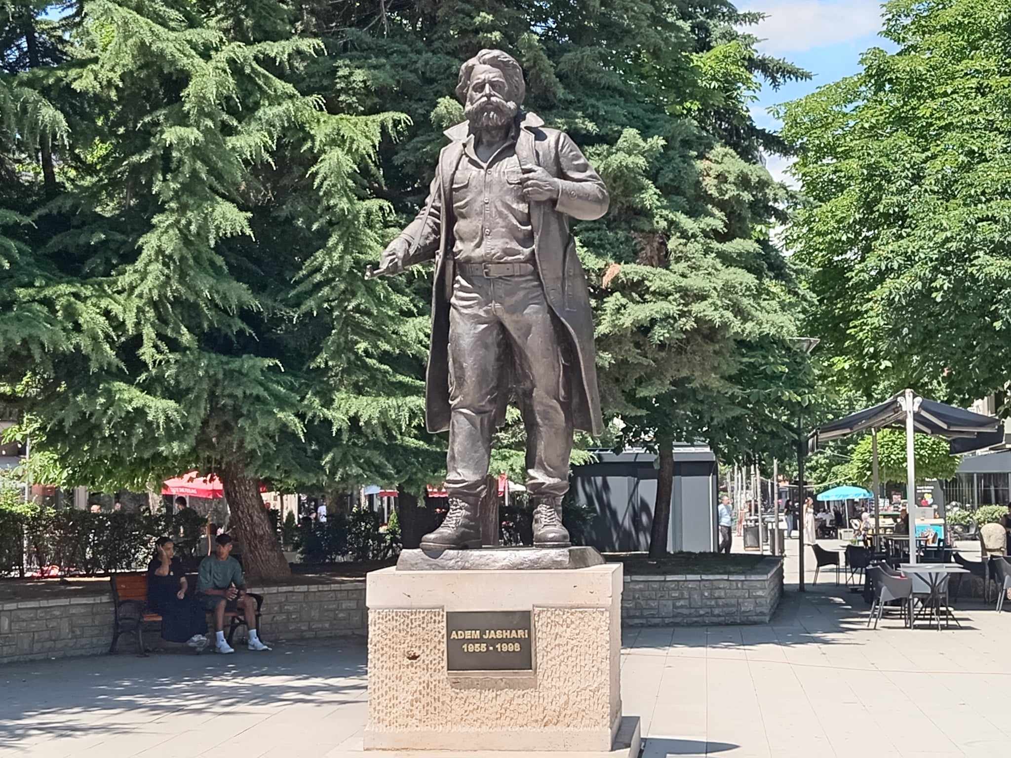 Adem Jašari bista južna Mitrovica