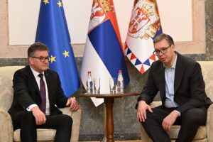 Usaglasili se o koracima u dijalogu Aleksandar Vučić I Miroslav Lajčak sastali su se danas u Beogradu gde su razgovarali o procesu dijaloga Beograda i Prištine