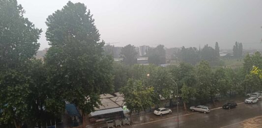 Od sunčanih dana do grmljavine Kiša Mitrovica nevreme grad