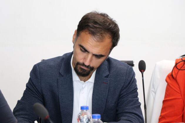 Ljeart (Leart) Hodža (Hoxha) Urednik televizije ATV Barabar Centar KoSSev događaj