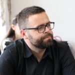 Redža: Bitka sa propagandom nije izgubljena, na novinarima je da nastave da se bore činjenicama i istinom Džemalj Redža Predsednik AGK Barabar Centar KoSSev događaj