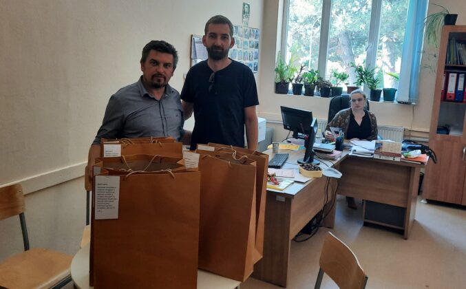 Srbi iz Lakta&scaron;a i Gradi&scaron;ke zajedno sa Ansamblom &bdquo;Venac&ldquo; realizovali humanitarne akcije za pomoć deci na Kosovu