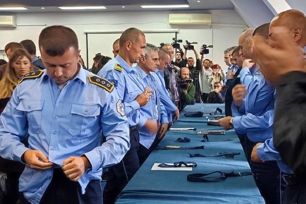 Izlazak Srba iz institucija na Severu - Neki su tražili da se vrate, ali je bilo kasno