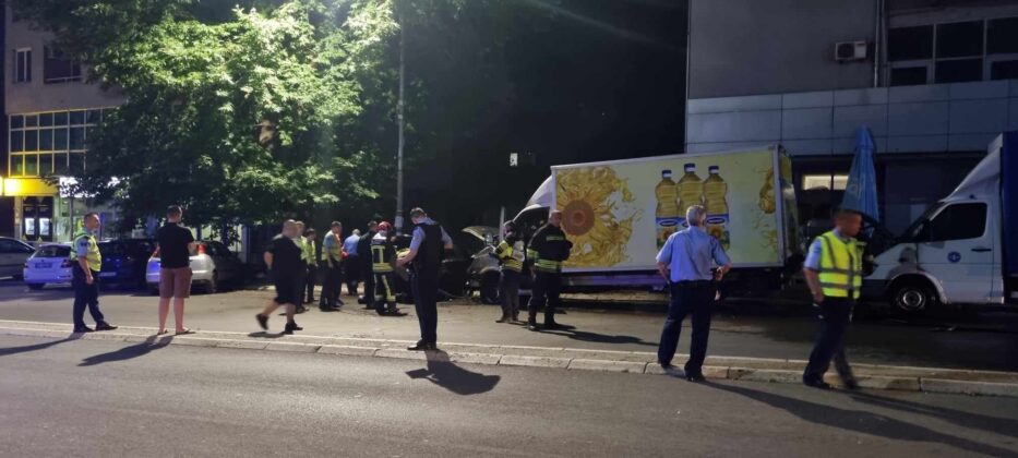 Eksplozija kosovska Mitrovica vozila