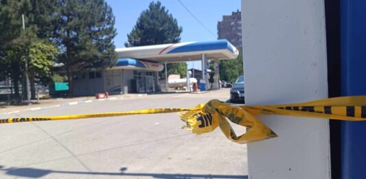 PAK closes the NIS gas station in N.Mitrovica NIS Pumpa / Zatvaranje
