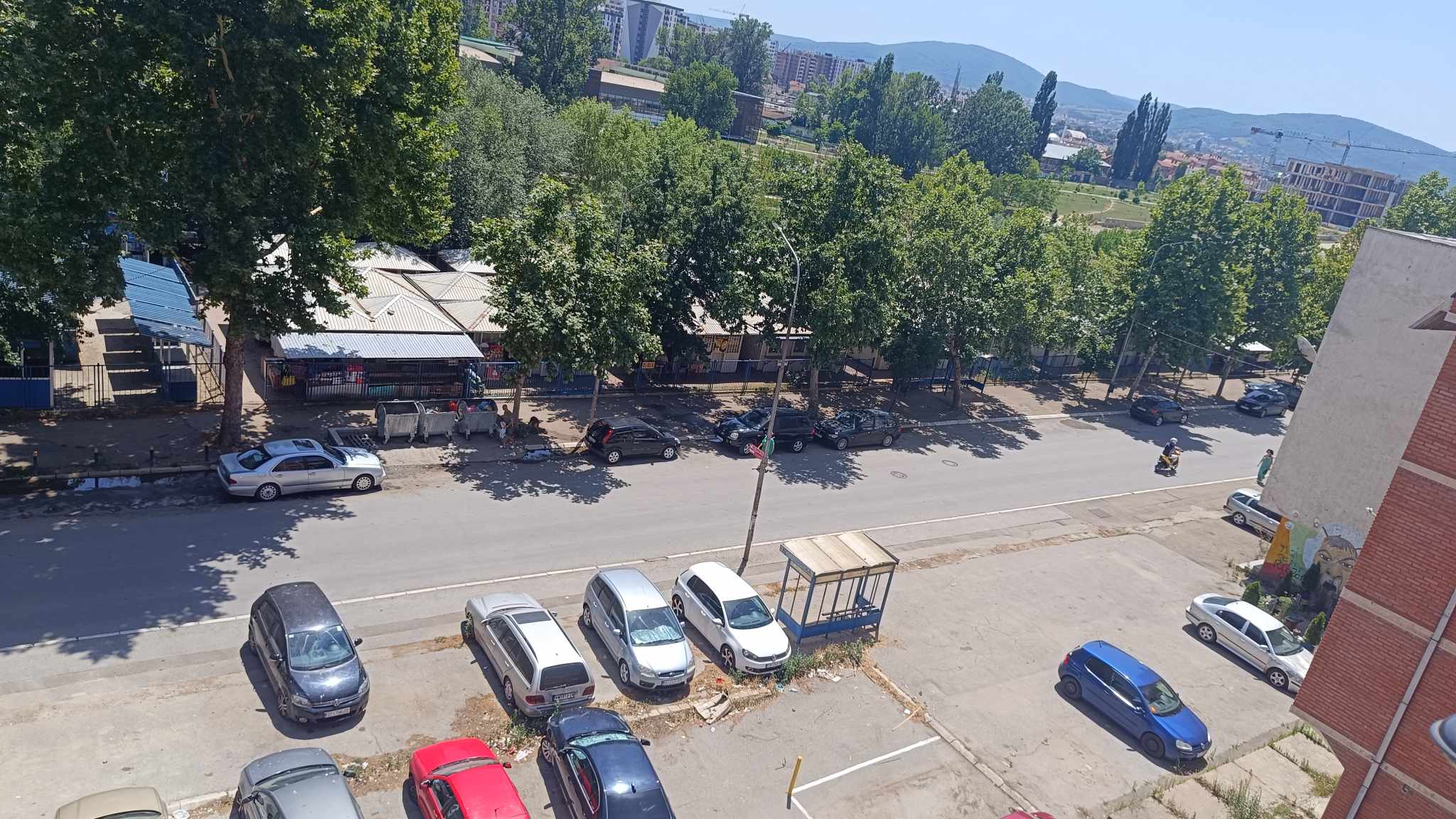 Zapaljena srpska zastava u Severnoj Mitrovici Kolašinska