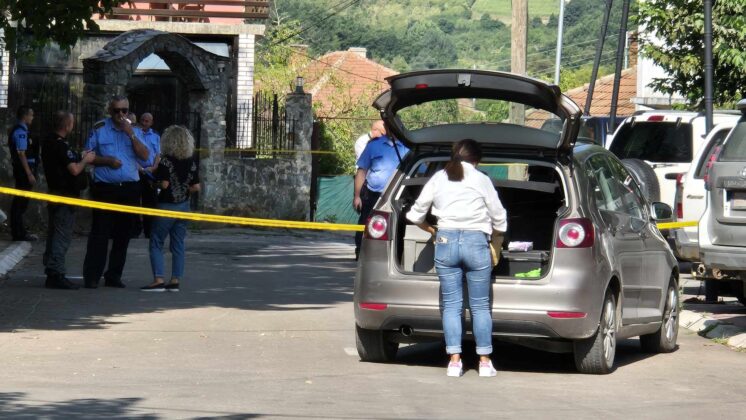Zapaljen op&scaron;tinski auto
