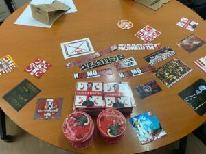 četiri pretresa na Severu zbog stikera Stikeri Crvena Zvezda delije
