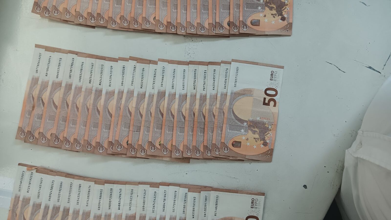 Kontrolom jednog automobila na Brnjaku pronađeno 20.000 evraBrnjak Novac