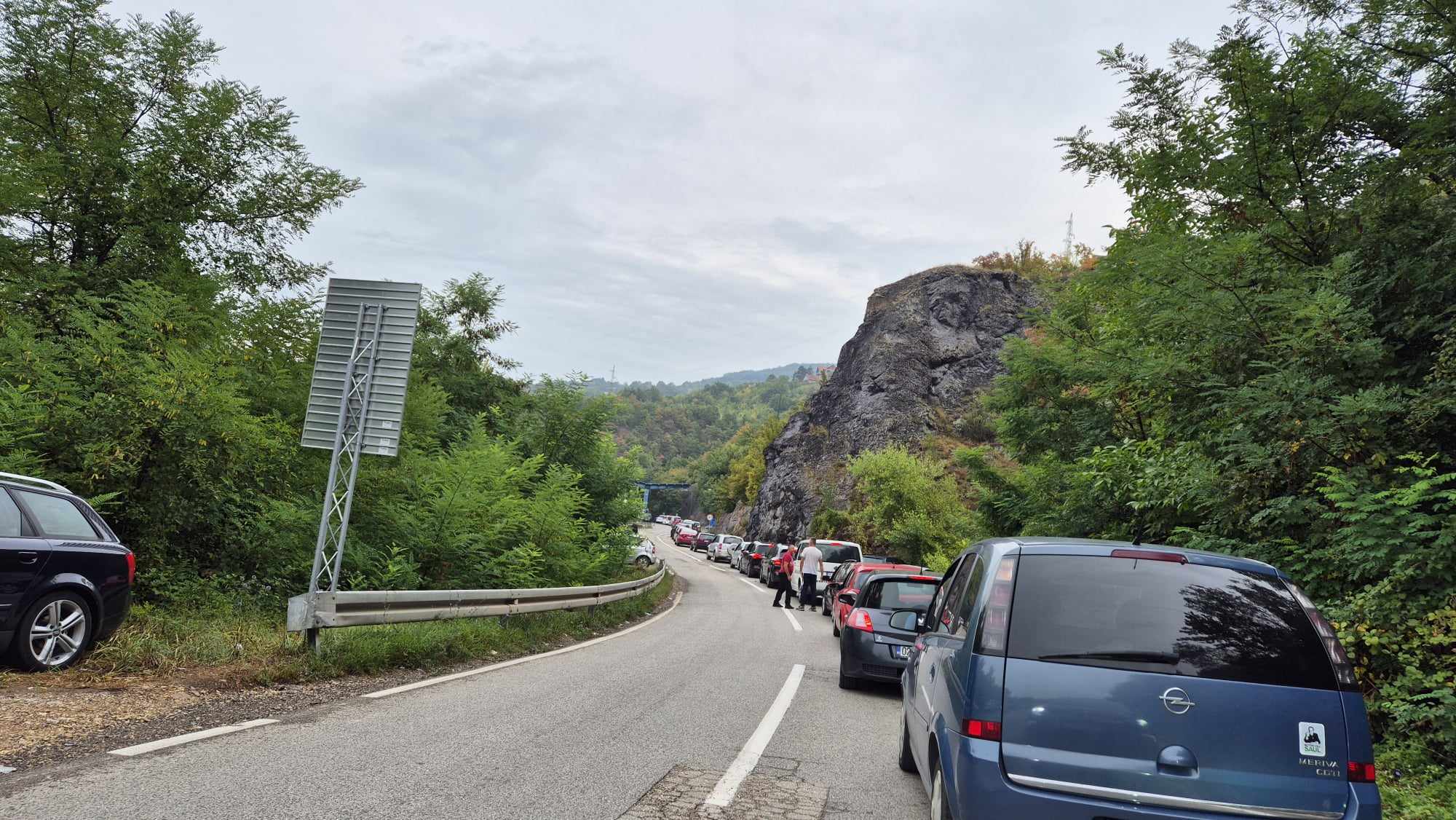 Na prelazima i dalje gužve, najduže zadržavanje na Jarinju