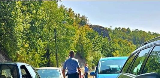 Jarinje dve trake