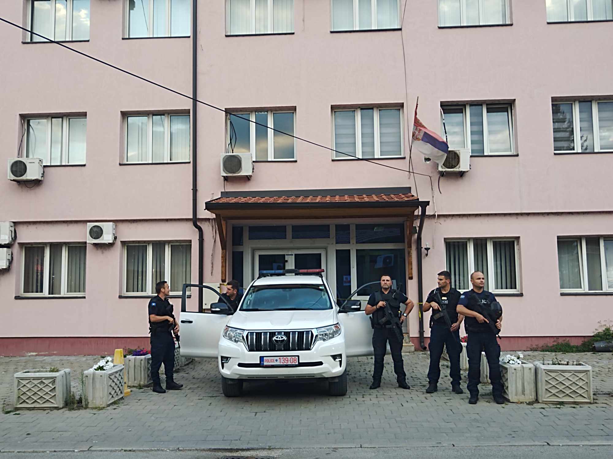 Posle nove akcije KP, Rode: Obaveštenje nije konsultacija; Rode o štetnim posledicama po Srbe; Hardgrivs: Potrebne pažljive konsultacije sa nepokolebljivim prijateljima....