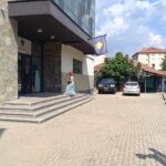Službenica Opštine Severna Mitrovica vršila pritisak, pa zapretila dolaskom sa policijom u redakciju KoSSev-a Opština Severna Mitrovica