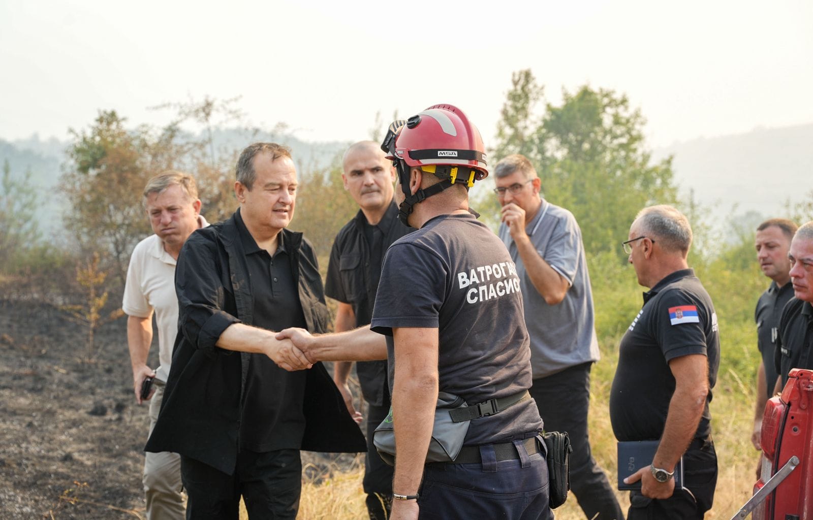 Više stotina požara u Srbiji, Dačić obilazi vatrogasce