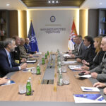 Američki admiral i u Beogradu: Obe strane rade zajedno na rešavanju složene bezbednosne dinamike u regionu Admiral Stjuart Monš Ministar Bratislav Gašić