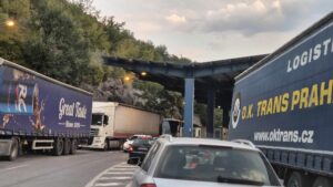 KP: Ponudio mito policajcu na Jarinju da bi omogućio ulazak supruzi zaobilaženjem procedura