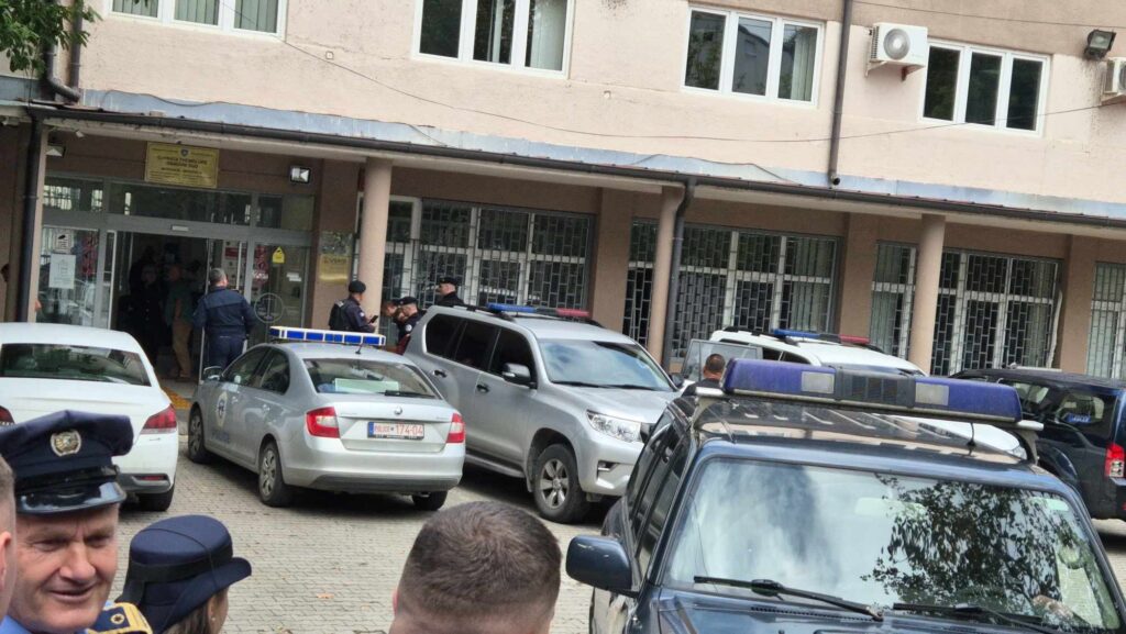 Osnovno tužilaštvo u Mitrovici podiglo optužnicu protiv R.M. uhapšenog u Leposaviću zbog oružja