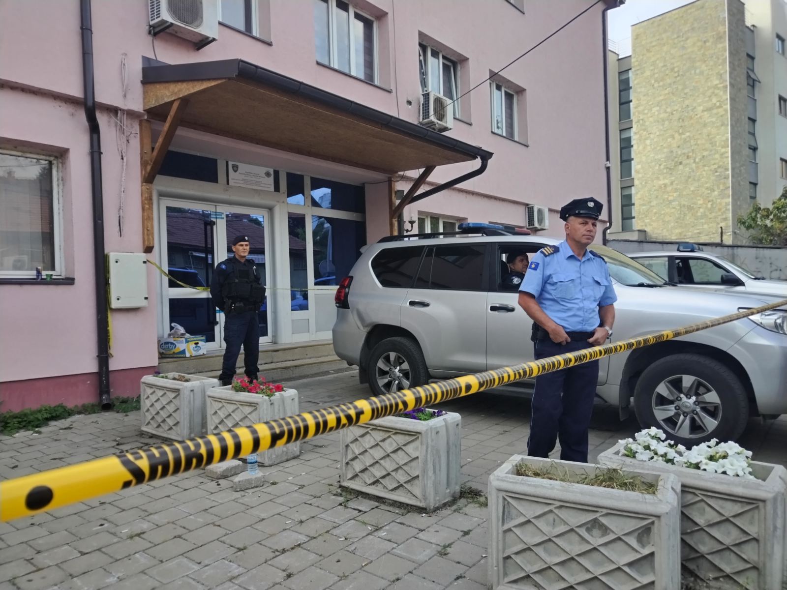 Srpske institucije na Kosovu blokirane dve nedelje: Tabloidi dramatično najavljuju Vučićevo obraćanje naciji